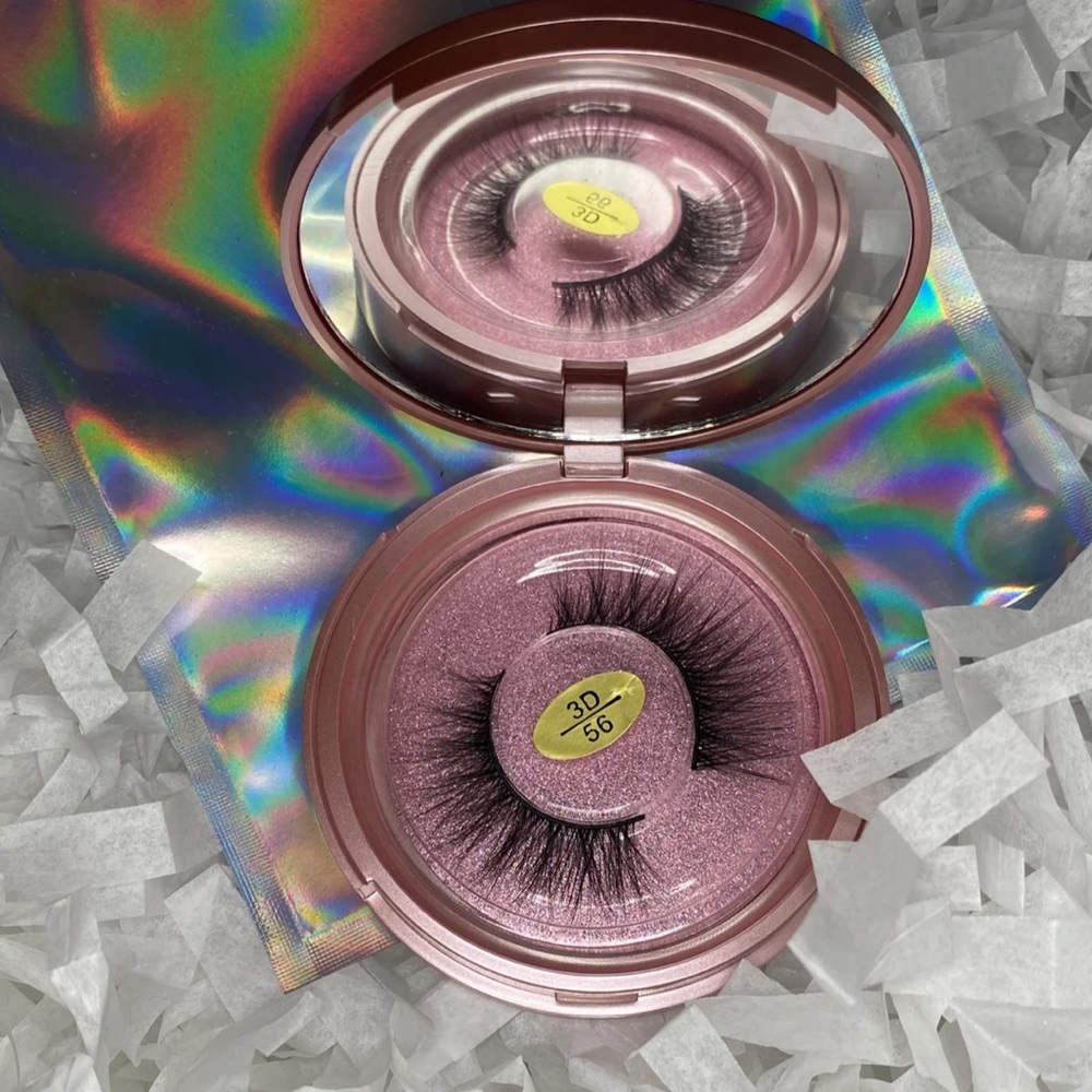 Faux mink eyelashes mirror comes with it